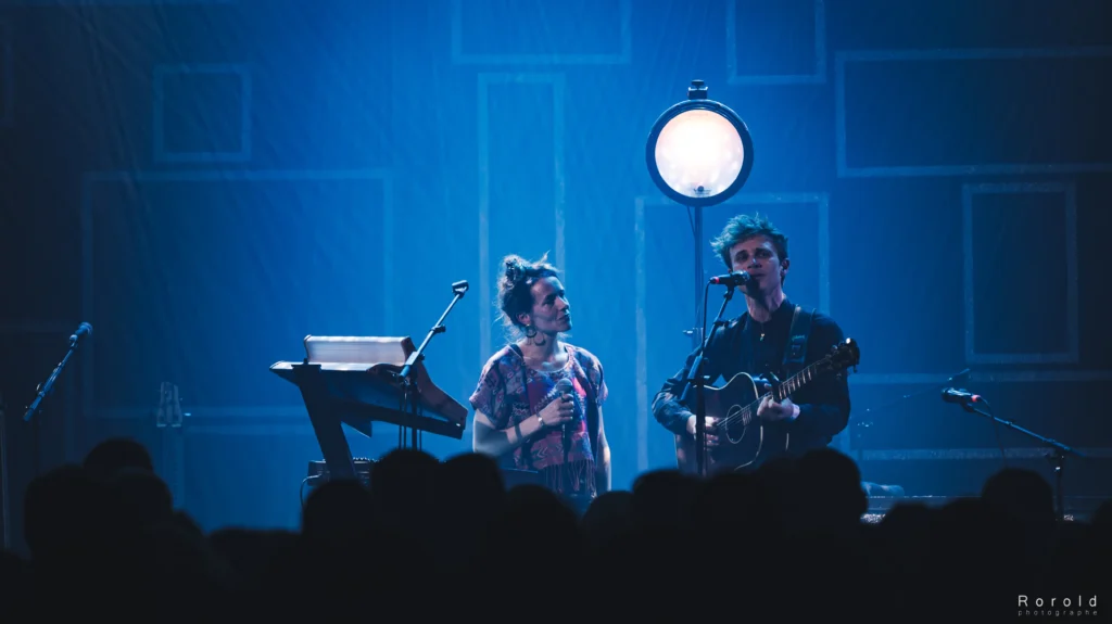 MUNE et Céline Léger (Abisko) sur Raconte-moi lors du concert au Podium